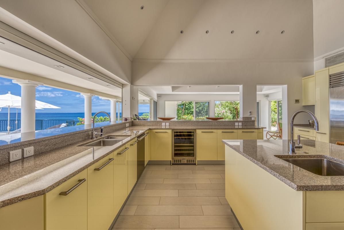 15 Location villa piscine vue mer Terres Basses Saint Martin_cuisine
